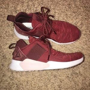 Women’s Reebok sneakers like new